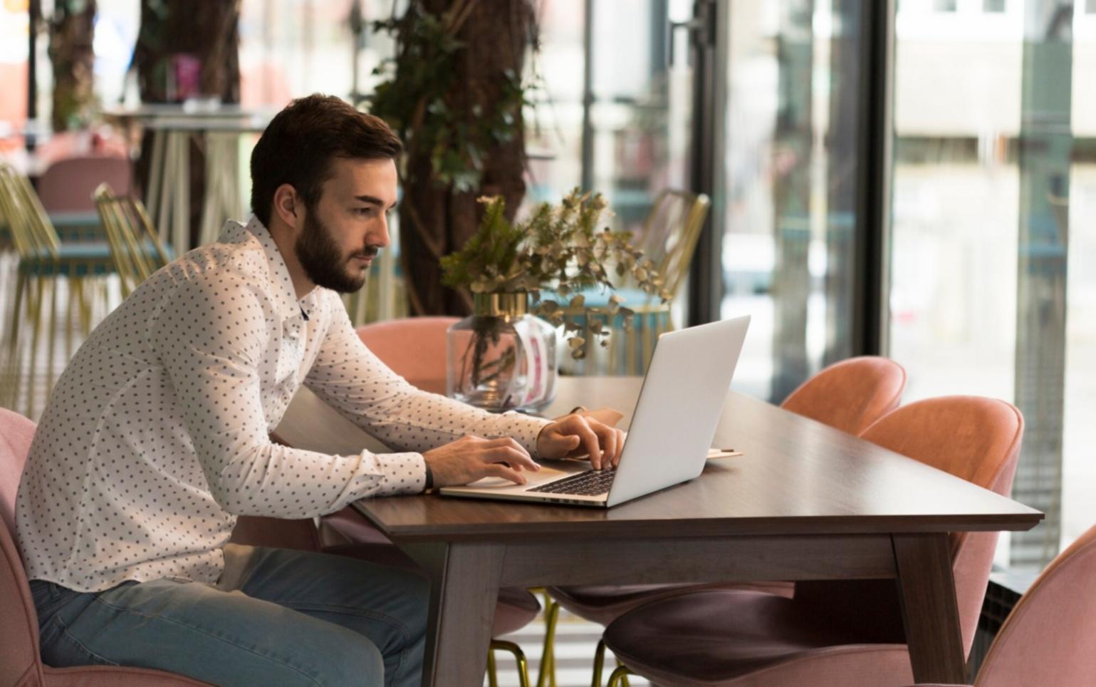 Financial analysis dashboard showing working capital metrics and cash flow patterns